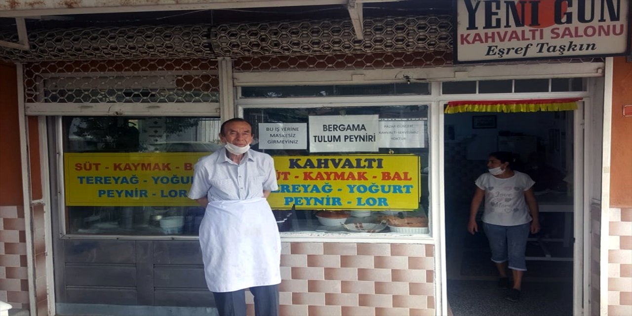 90 yaşındaki Eşref dede 68 yıldır kahvaltı menüsü hazırlıyor