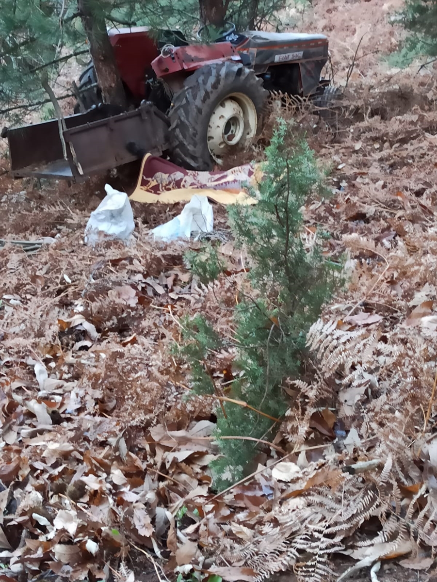 Bursa'da traktör devrildi: 1 ölü