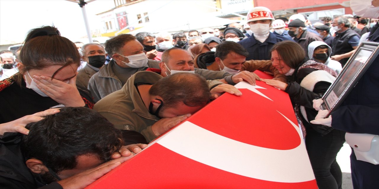 Pençe-Yıldırım Harekatı'nda ikmal faaliyetleri sırasında şehit olan asker son yolculuğuna uğurlandı