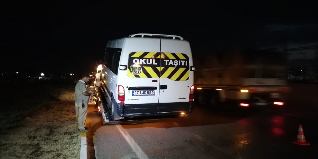 Konya'da servis minibüsünün çarptığı yaya ağır yaralandı