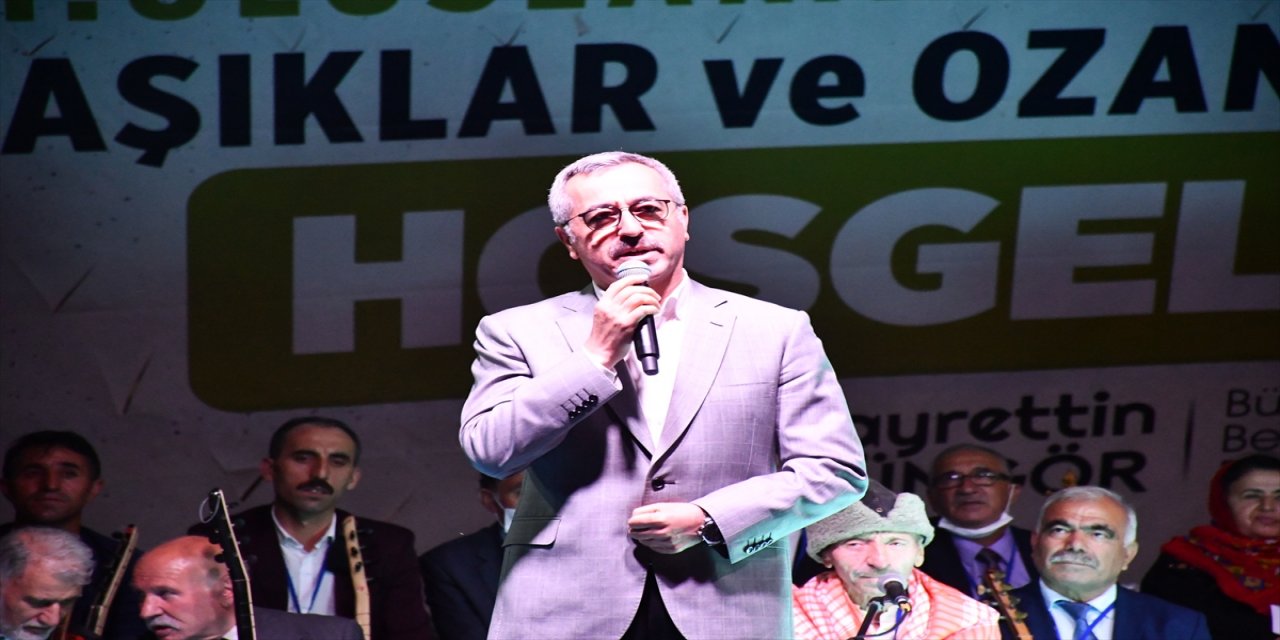 Yerli ve yabancı ozanlar, Kahramanmaraş'ta buluşarak hünerlerini sergiledi