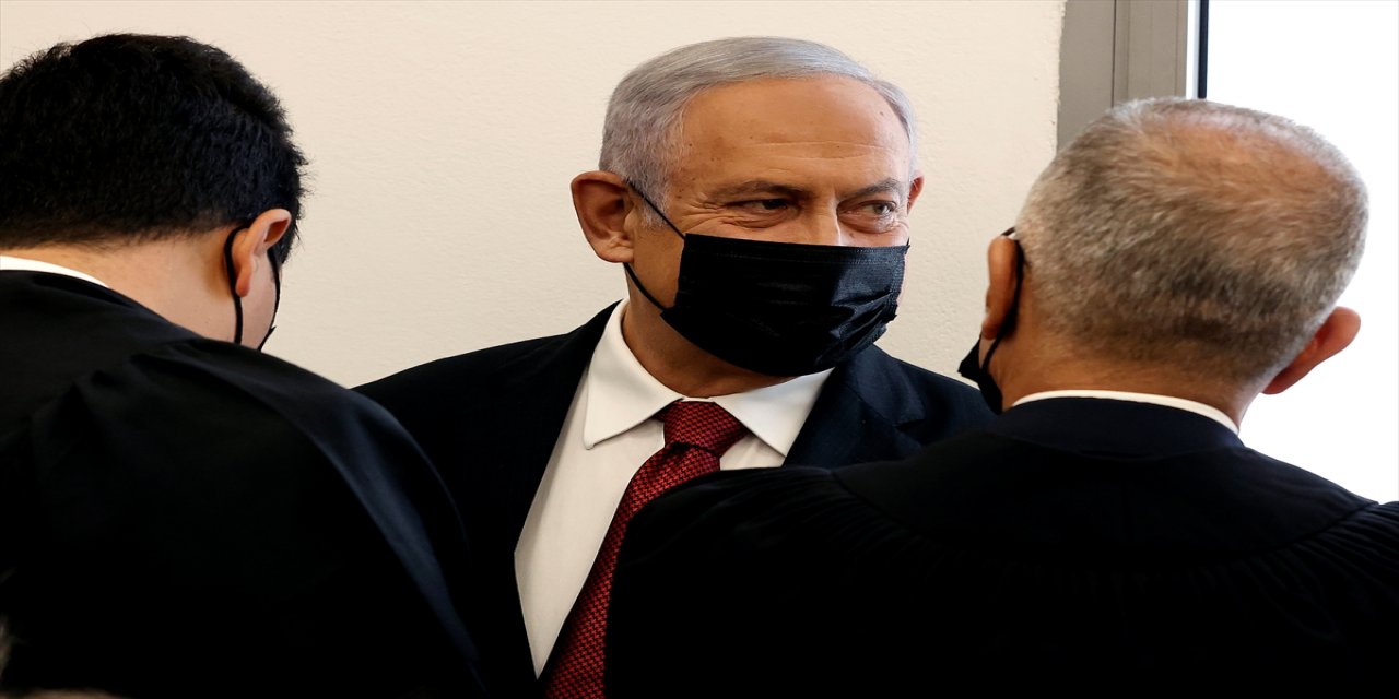 İsrail'de Netanyahu'nun yolsuzluk davası savunma avukatlarının talebi üzerine ertelendi