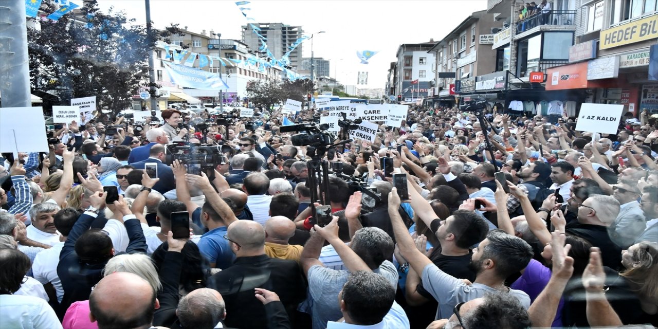 İYİ Parti Genel Başkanı Akşener, Ankara'da esnafı ziyaret etti