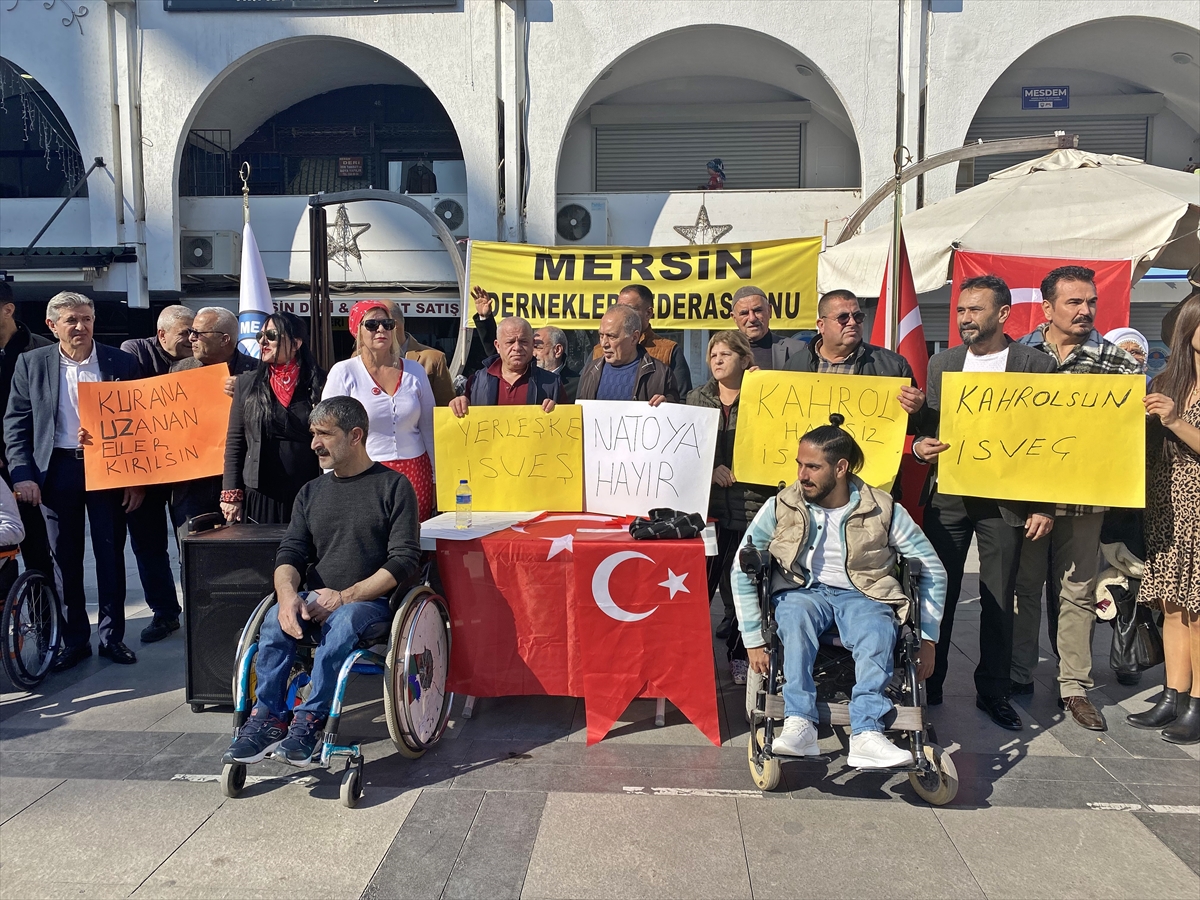 İsveç'te Kur'an-ı Kerim'in yakılması Hatay ve Mersin'de protesto edildi