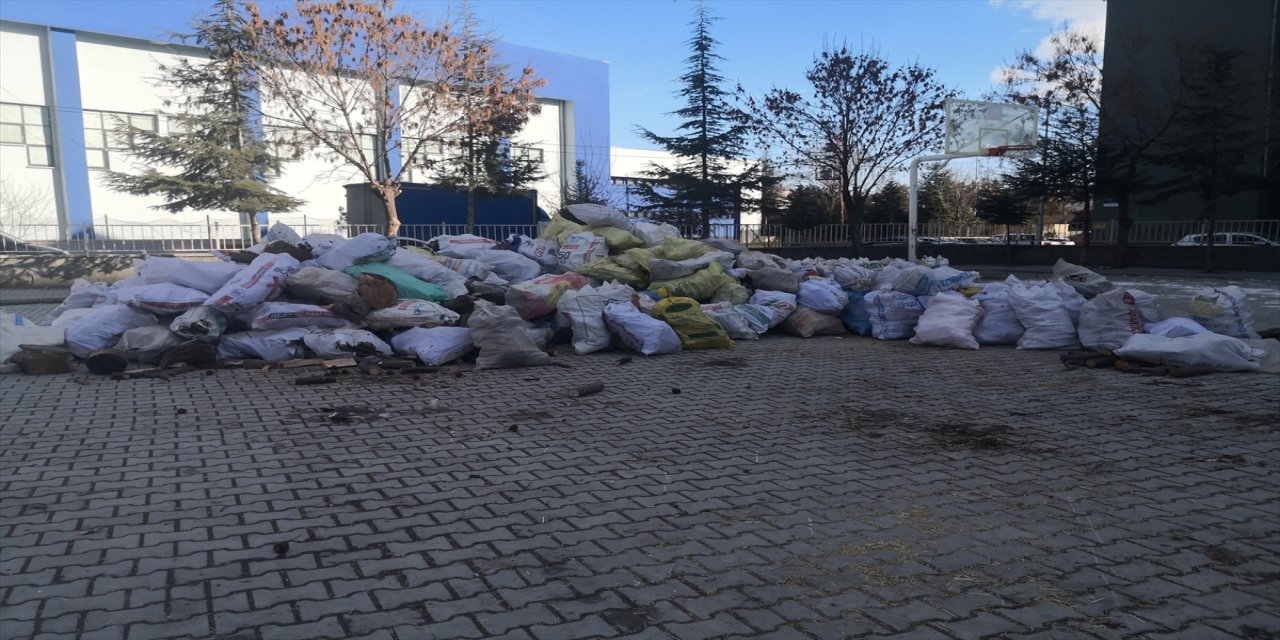 Çorum'dan Deprem Bölgesine 45 Tır Yakacak Gönderildi.