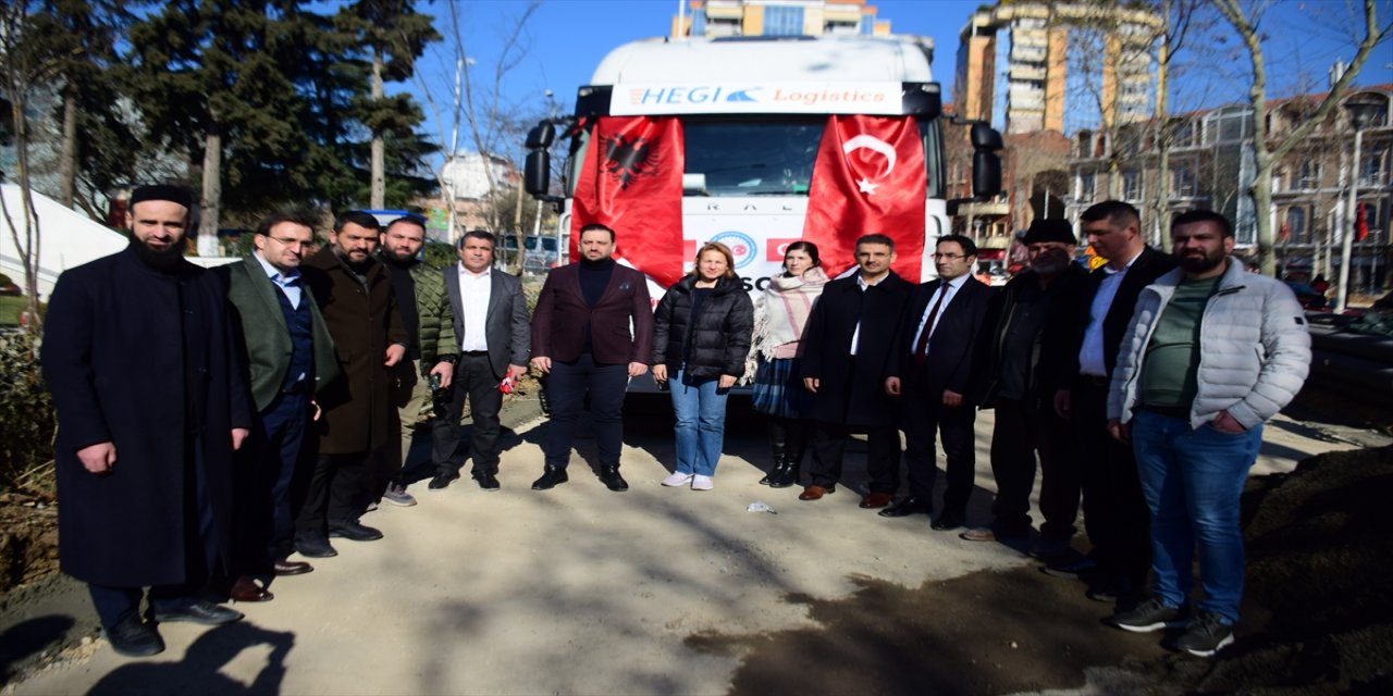 Arnavutluk'tan deprem bölgesine yardım tırı yola çıktı.