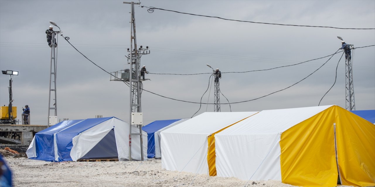 Eksim Holding'in Adıyaman'da inşa ettirdiği çadır kent son aşamada