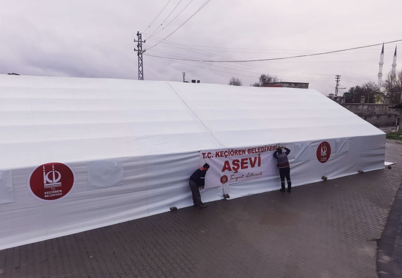 Keçiören Belediyesi deprem bölgelerine iftar çadırı kurdu