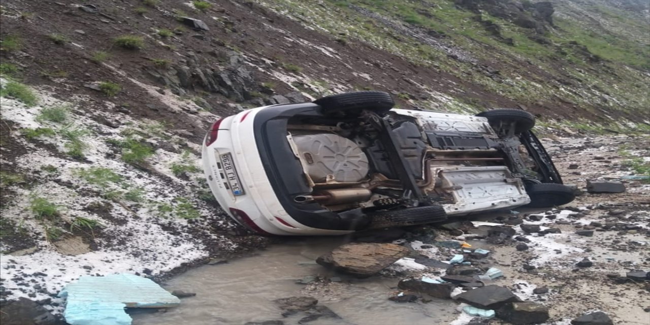 Erzincan’da takla atan otobüsteki 5 kişi yaralandı.