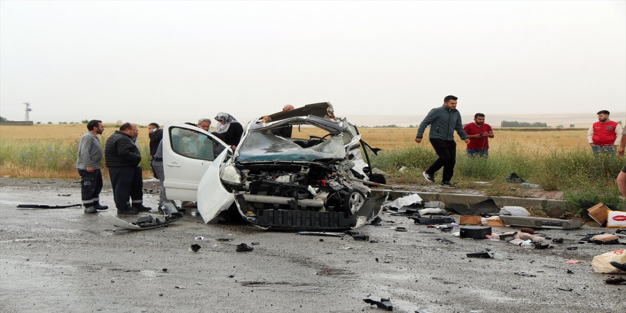 Adana'da meydana gelen trafik kazasında 2 kişi yaralandı