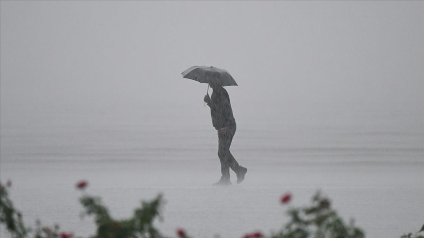 Meteorolojiden kuvvetli yağış ve fırtına uyarısı