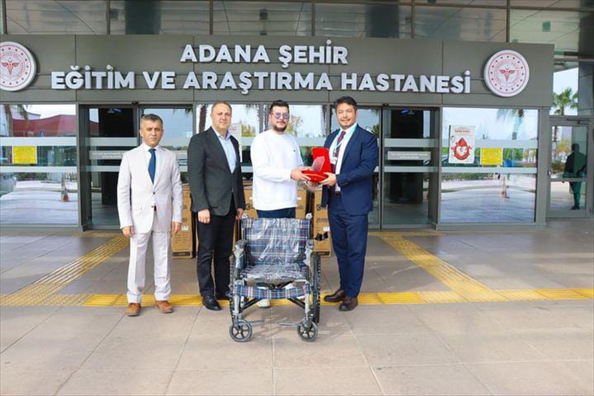 Adana'da hayırsever hastaneye100 tekerlekli sandalye bağışladı