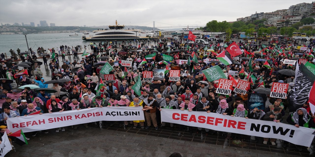 Üsküdar’da vatandaş Gazze için sokaklara döküldü.