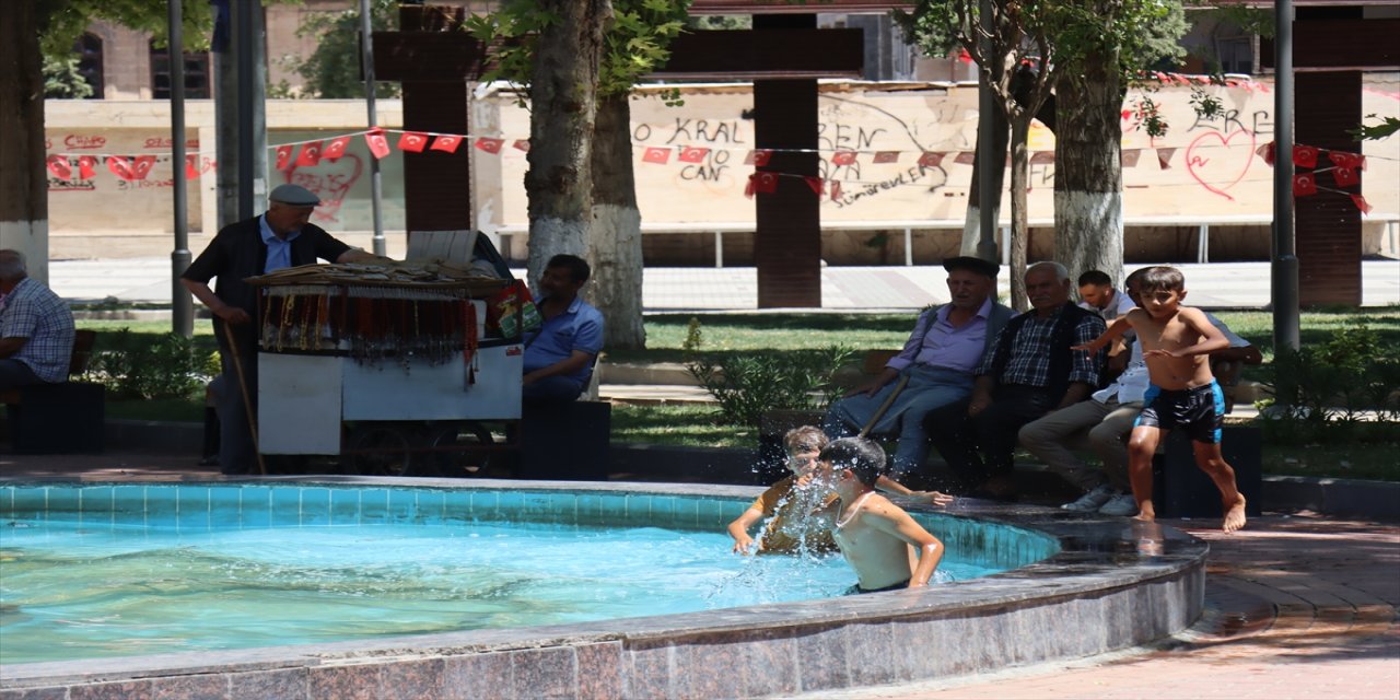 Adıyaman'da sıcak hava etkili oluyor.