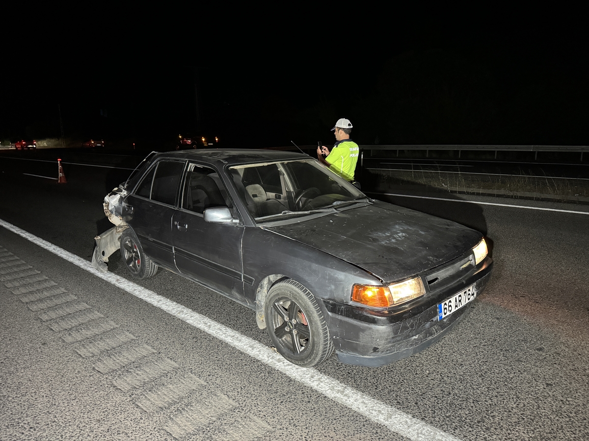 Yozgat'ta minibüs ve otomobilin çarpışması sonucu 4 kişi yaralandı