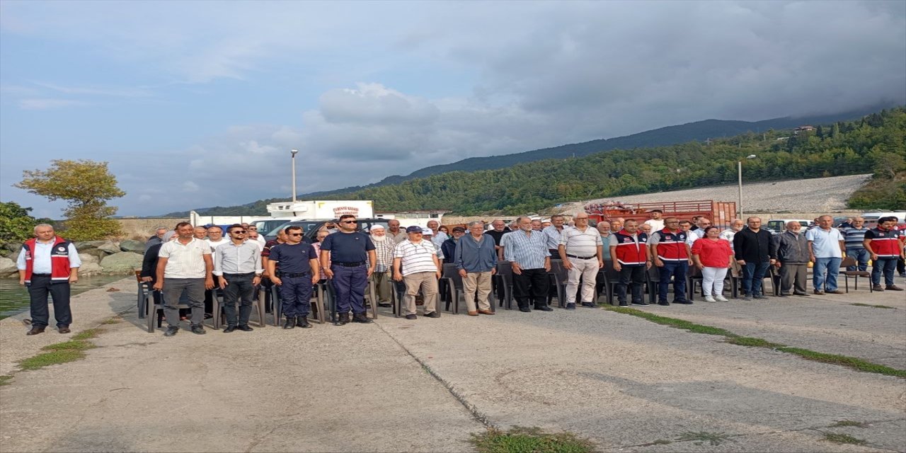 Kastamonu'nun İnebolu ilçesinde, denizlerde avlanma yasağının 1 Eylül itibarıyla sona ermesi dolayısıyla tören düzenlendi.