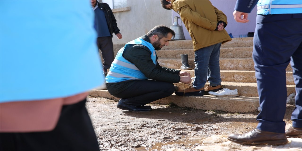 TDV, "Unutursan Yetim Kalır" projesi kapsamında yetimlerin barınma, eğitim ve temel ihtiyaçlarını karşılıyor.