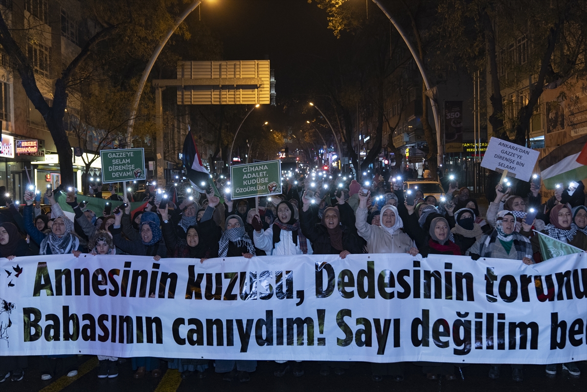 Ankara'da, İsrail'in Gazze'ye yönelik saldırılarını protesto için yürüyüş yapıldı