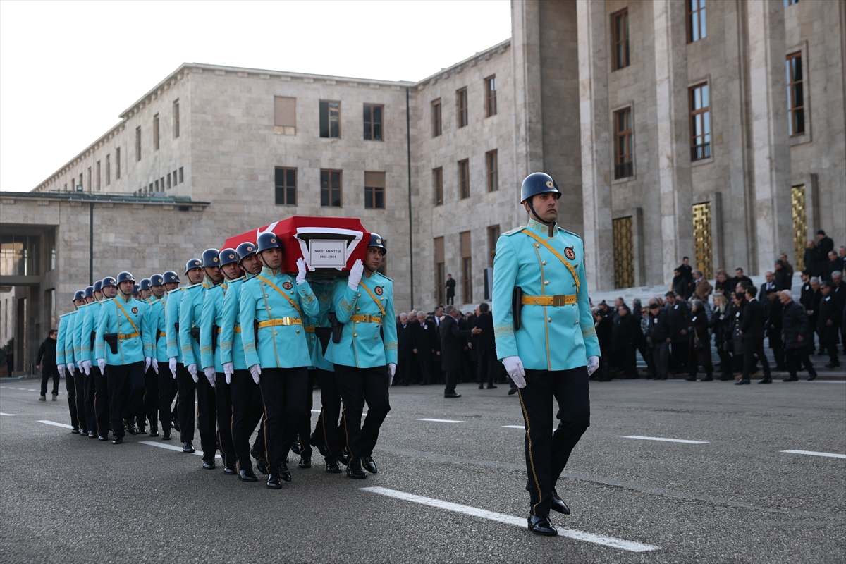 Eski bakan Nahit Menteşe, son yolculuğuna uğurlandı