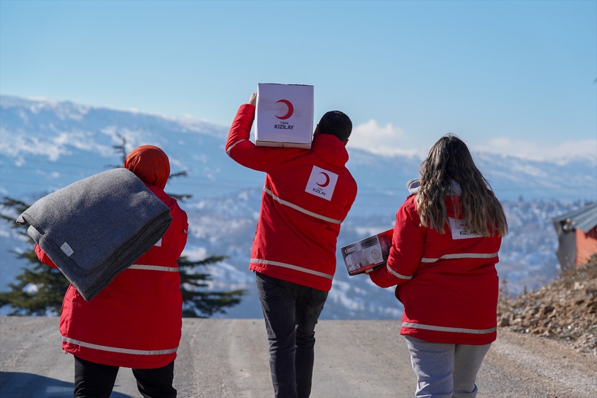 Kızılay, 6 Şubat depremlerinin ardından bölgeden elini çekmedi