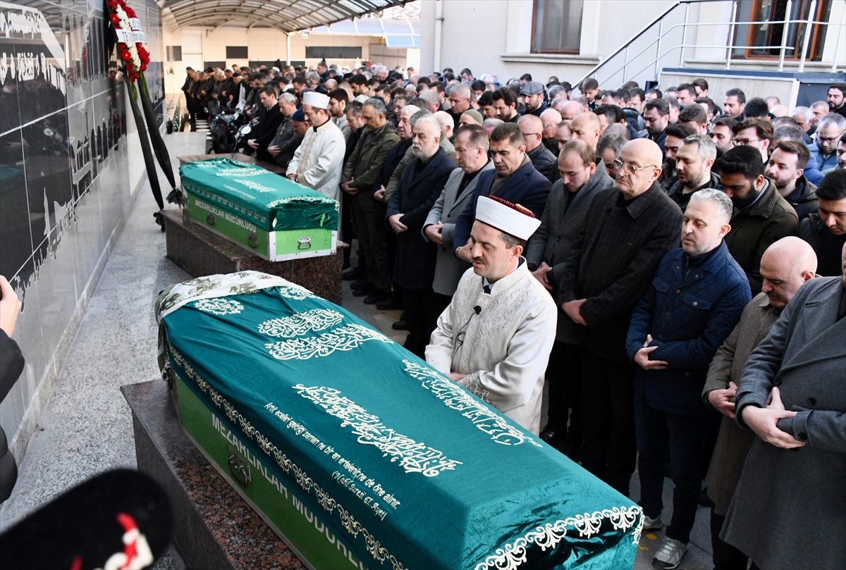 Trafik kazasında Sakarya'da vefat ettiler, Düzce'de defnedildiler.