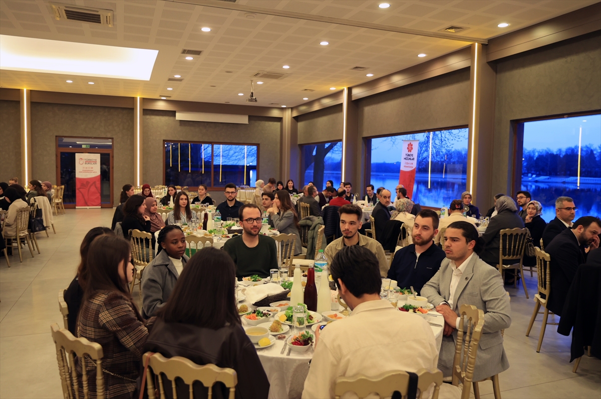 Edirne'de uluslararası öğrenciler iftarda bir araya geldi