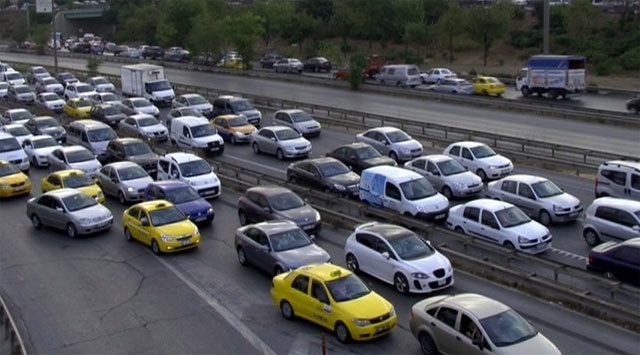 İzmir'de Yaşayanlar Trafiğe Dikkat