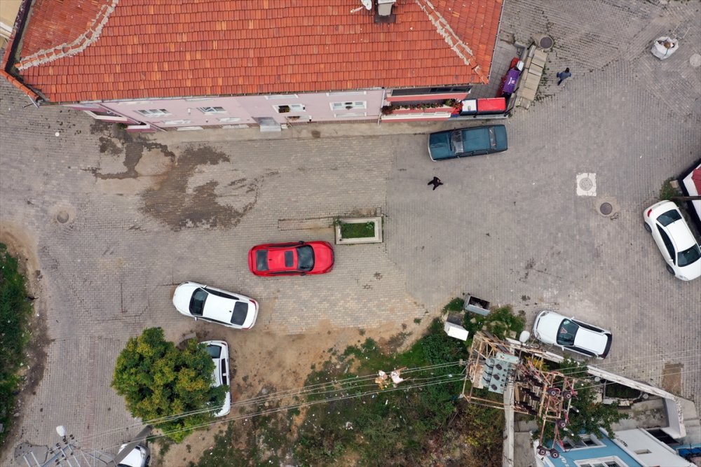 Edirne'de yol ortasında kalan kabir gerçek mi tartışması