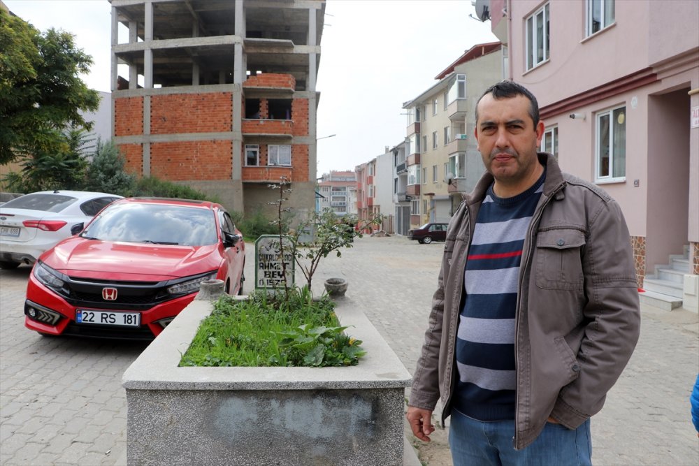 Edirne'de yol ortasında kalan kabir gerçek mi tartışması